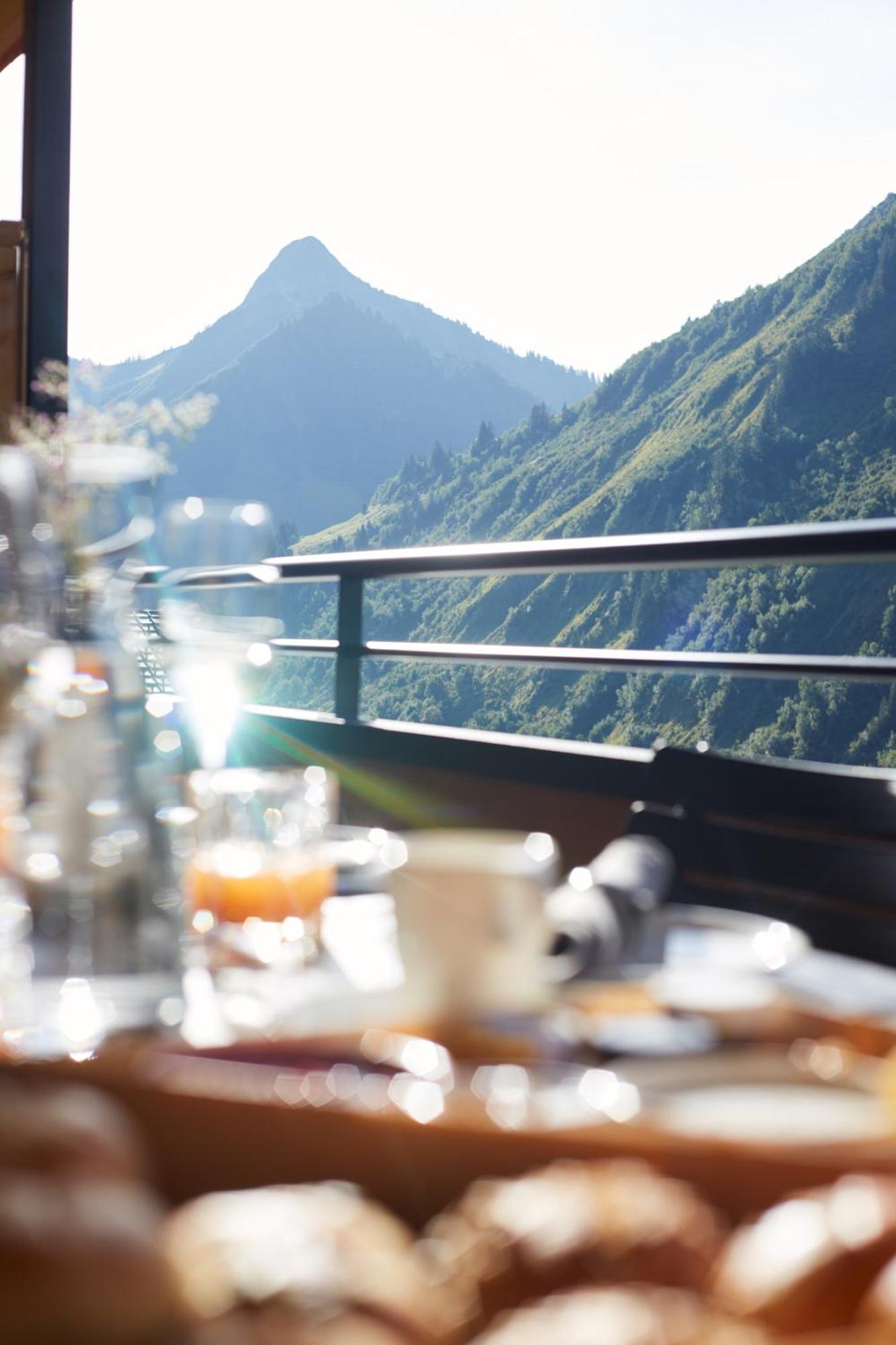 Alpenstolz Damuels Haus 1 - Stilvoll Urlauben In Den Bergen Lägenhet Exteriör bild