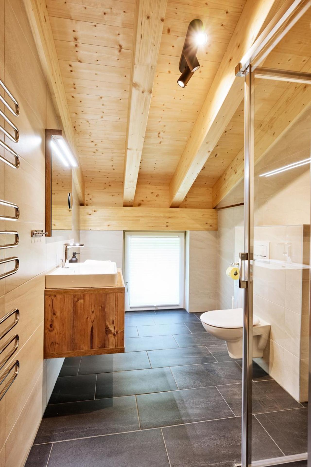Alpenstolz Damuels Haus 1 - Stilvoll Urlauben In Den Bergen Lägenhet Exteriör bild